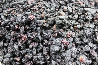 Black rose raisins